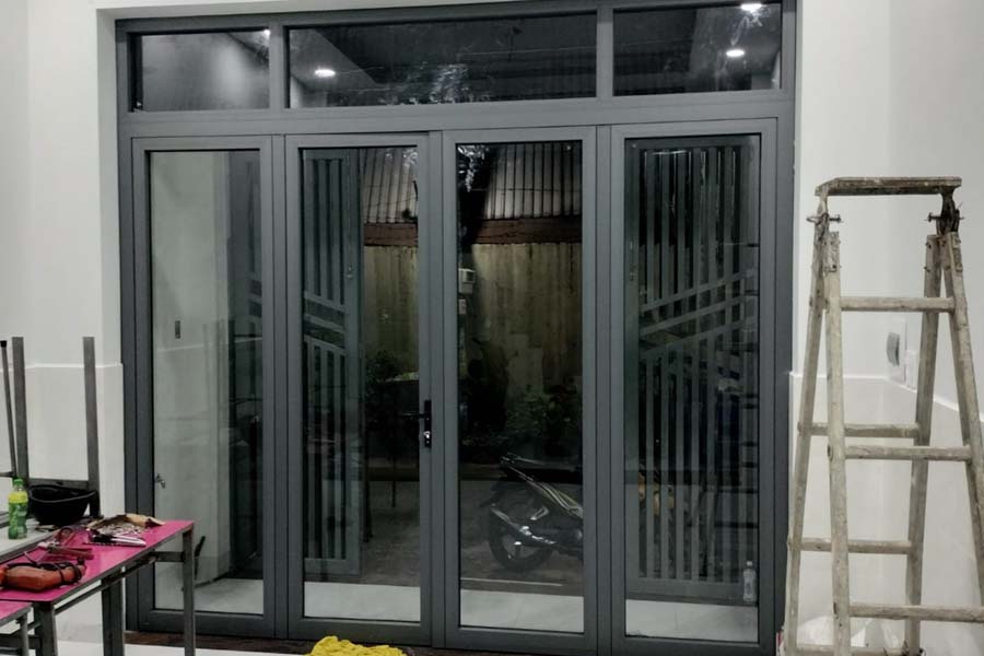 kính cường lực khung nhôm